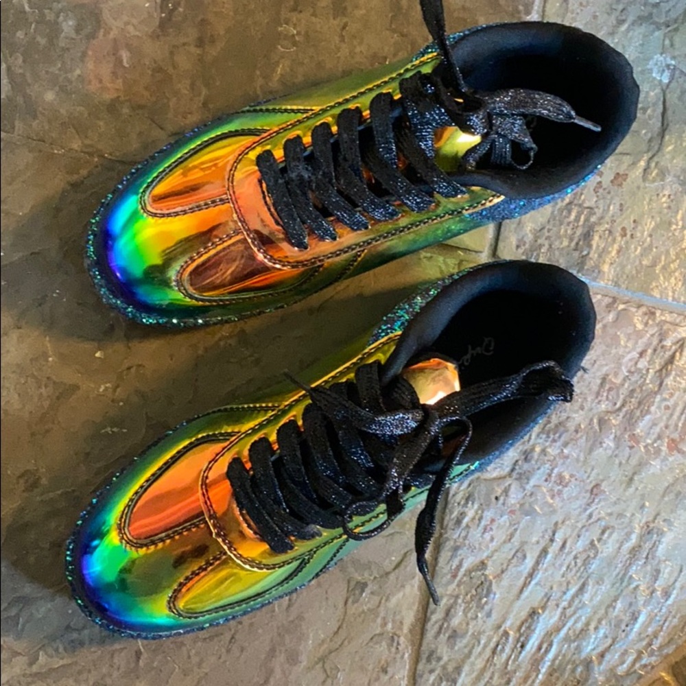 Funky cosmic sneakers size 7